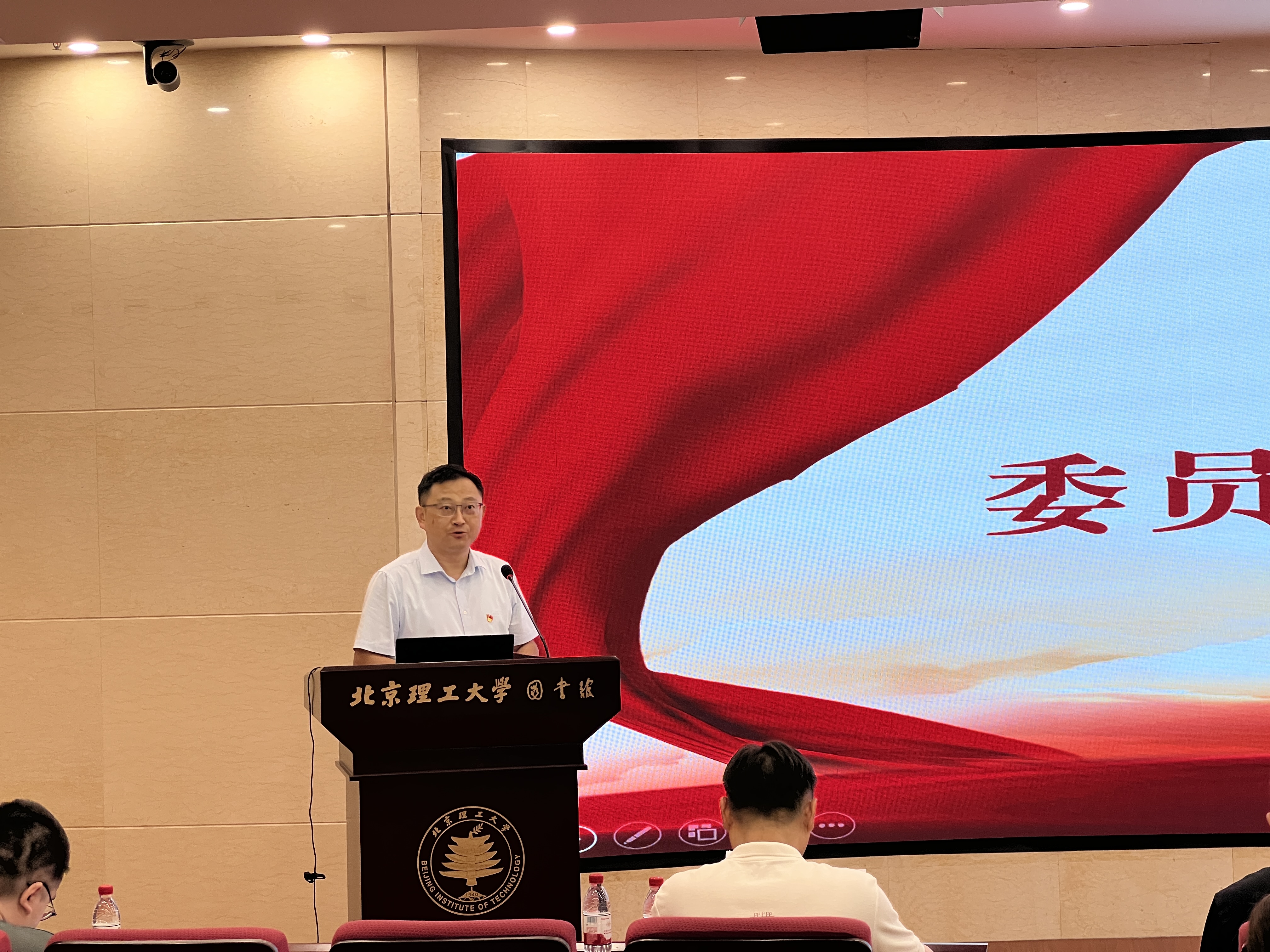 党员大会2.jpg